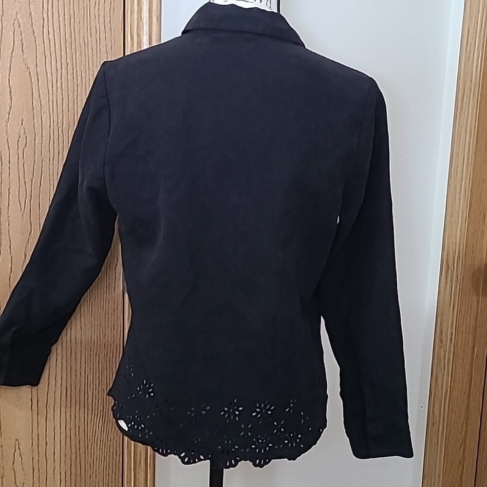 Relativity suede feel black button down laser cut eyelet floral pattern hem top - Picture 2 of 4